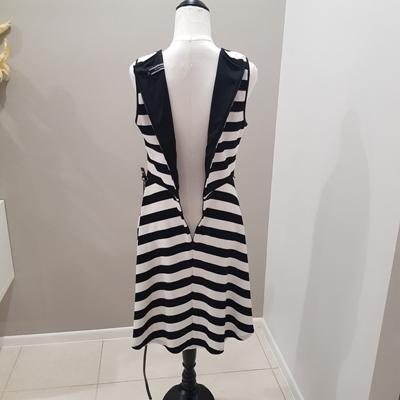 BASQUE Black and white stripe, fit and flare sleeveless dress with belt, size 12 - Picture 6 of 10